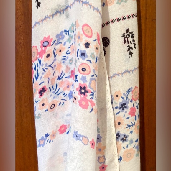 2/$20 - Jimmy Key Floral Tassel Scarf β New with Tags - Picture 4 of 9
